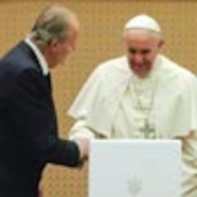 Los Reyes se reúnen con el papa Francisco en el Vaticano para hablar del paro juvenil