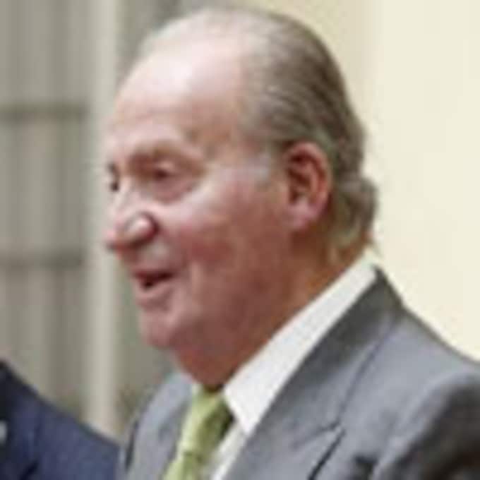 Don Juan Carlos, ovacionado con gritos de '¡Viva el Rey!' en la entrega del Premio Reino de España