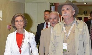 La reina Sofía asiste, en calidad de observadora, a una charla del Congreso Mundial de Prehistoria