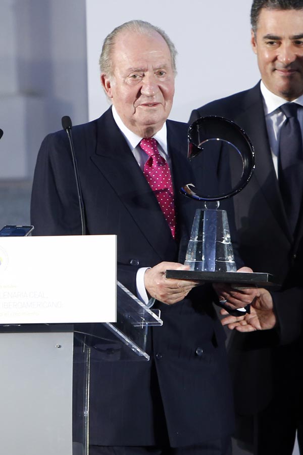 El rey Juan Carlos vuelve a la vida pública con el Premio a la Integración Iberoamericana