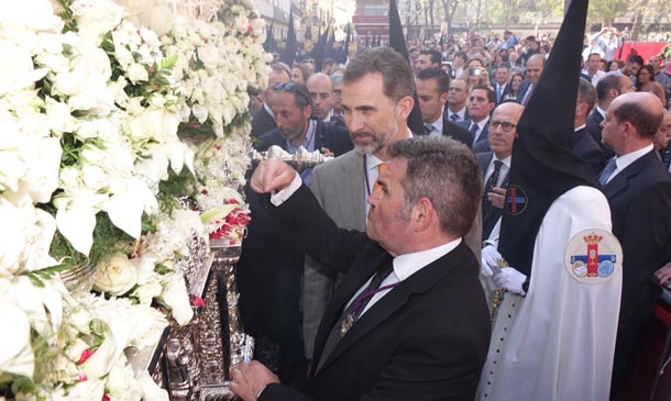 Comienza la Semana Santa de la Familia Real: el Rey siente la tradición de los oficios de Sevilla y doña Sofía ya se encuentra de vacaciones en Mallorca