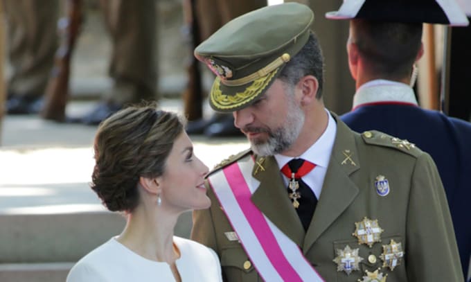 Don Felipe y doña Letizia, complicidad y aplausos en el primer Día de las Fuerzas Armadas que presiden