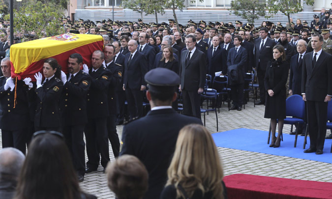 Los Reyes presiden el funeral por los dos policías asesinados en Afganistán