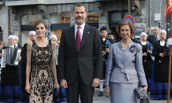 El recuerdo del rey Felipe a sus hijas Leonor y Sofía en la entrega de los Premios Princesa de Asturias