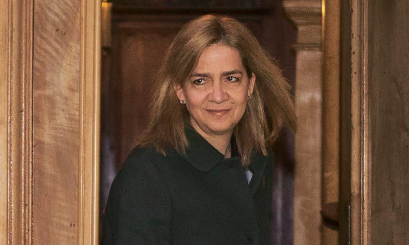 La infanta Cristina conoce en Barcelona la decisión sobre el futuro de su marido Iñaki Urdangarin