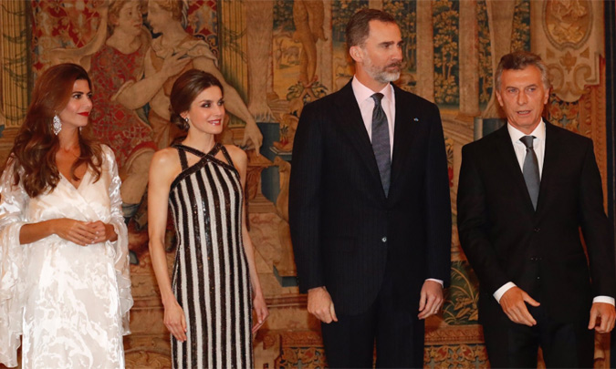 Antonia, la hija del Presidente y la Primera Dama de Argentina, una pequeña invitada en el Palacio del Pardo
