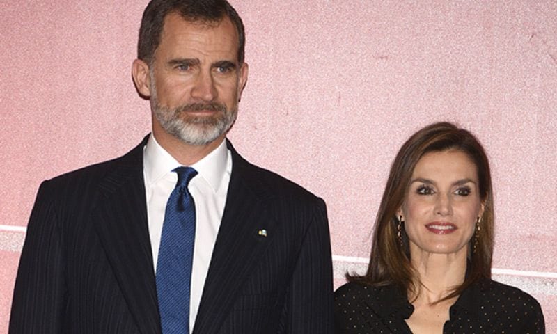 Los Reyes muestran su incondicional apoyo a las víctimas del terrorismo