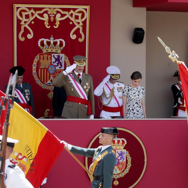 Aplausos a los Reyes en el desfile de las Fuerzas Armadas celebrado en Guadalajara