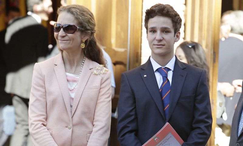 Arropado por su familia y con baño en el lago incluido: así fue la graduación de Felipe de Marichalar