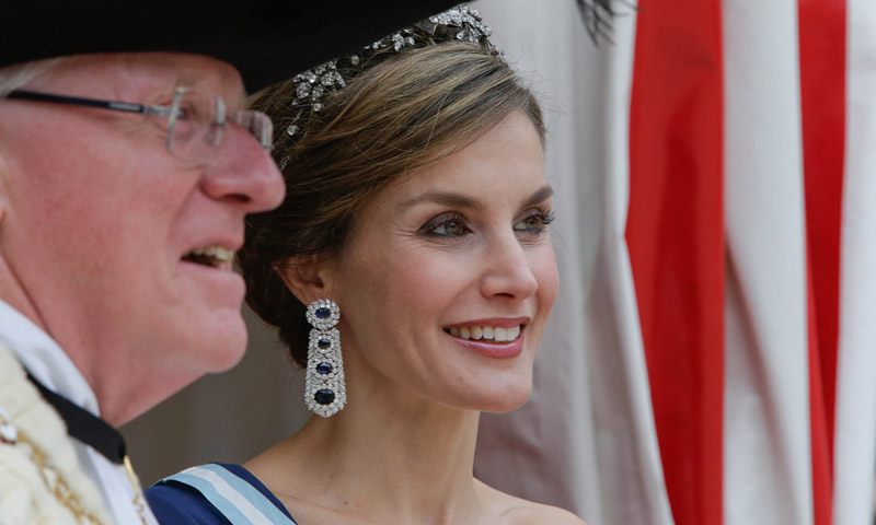 La reina Letizia elige las joyas de la reina Victoria Eugenia para sus citas de gala en el Reino Unido