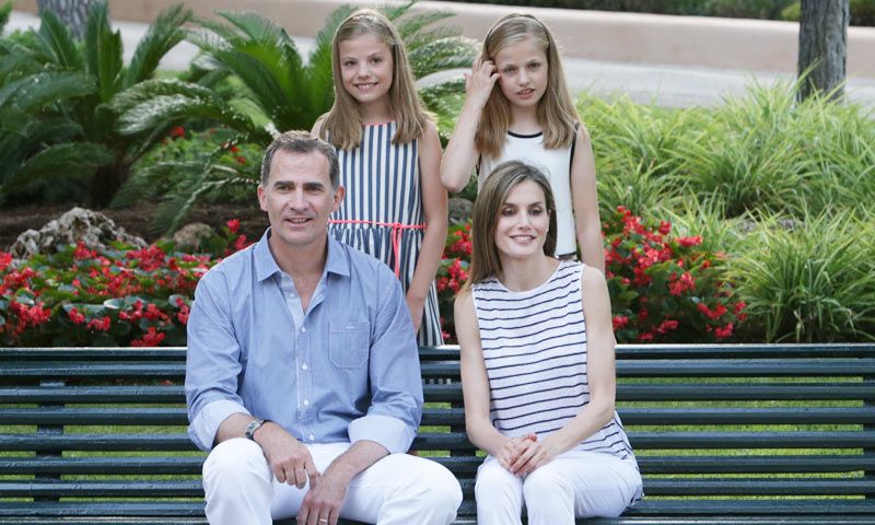 A punto de iniciar sus vacaciones, recordamos el verano real de los Reyes en Mallorca