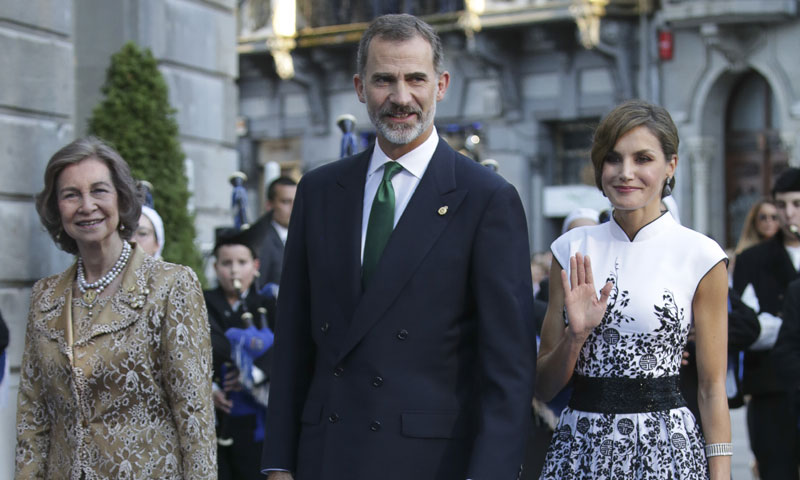 Reyes y reina Sofía