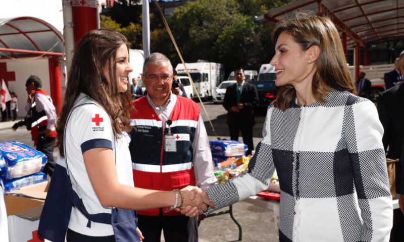 La Reina Letizia comienza su viaje en solitario a México