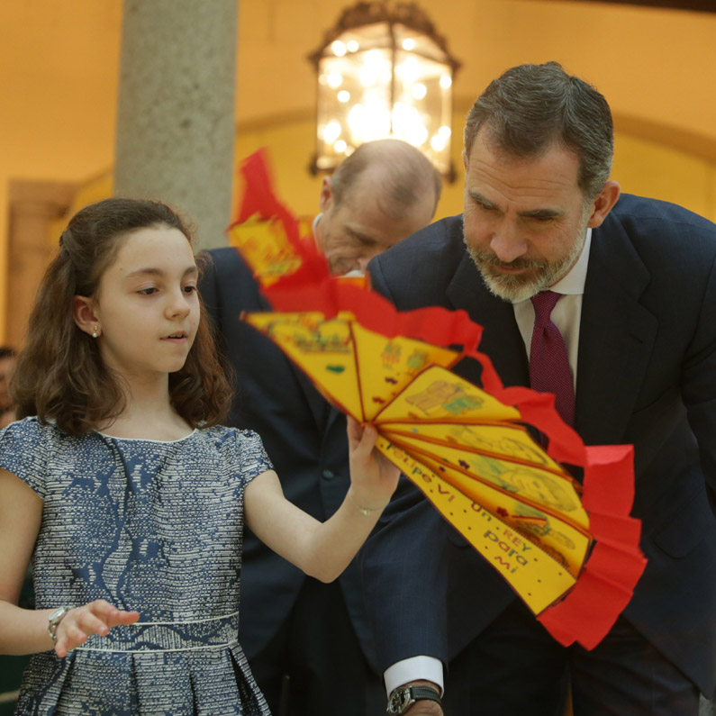 El Masterchef Rey, el maletín médico del país, el corazón de España... Así es Felipe VI para los niños españoles