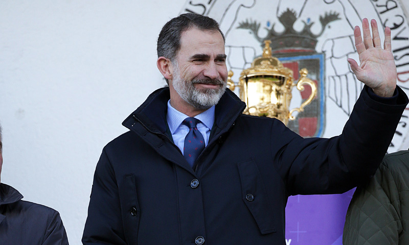 El rey Felipe, Ana Rosa Quintana y Alberto Chicote, juntos en el rugby