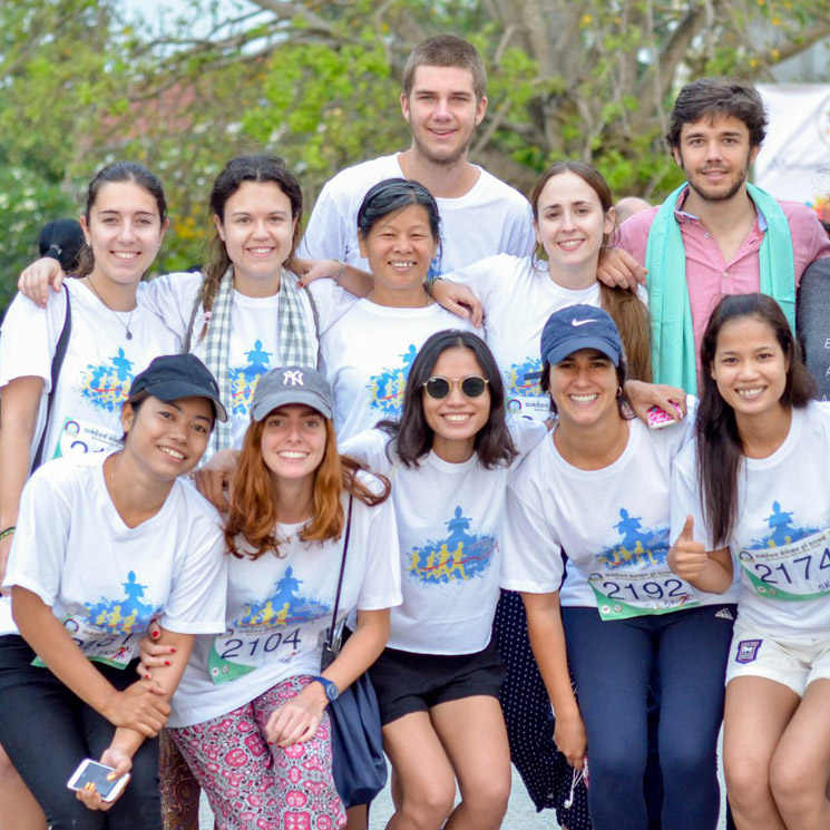 Las primeras fotos de Juan Valentín como voluntario en Camboya