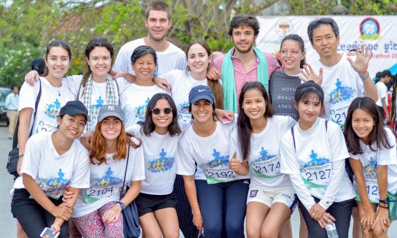 Las primeras fotos de Juan Valentín como voluntario en Camboya
