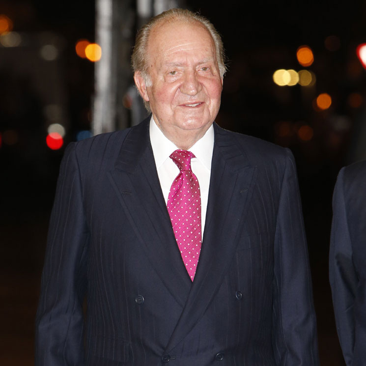 El rey Juan Carlos, operado de la rodilla con éxito