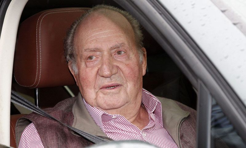 Las bromas del rey Juan Carlos al salir del hospital: 'Los cien metros no sé si los podré hacer'