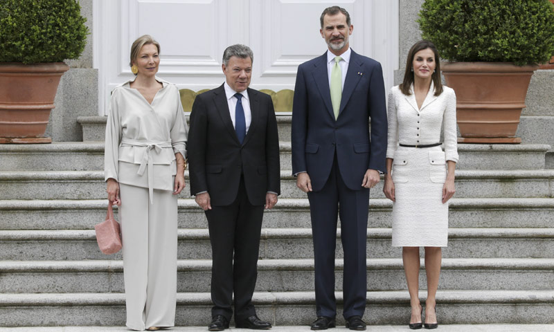 Los Reyes Felipe y Letizia ofrecen un almuerzo al presidente de Colombia y su mujer