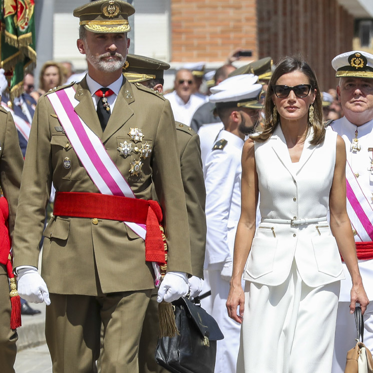 Los Reyes acuden a la entrega de los Reales Despachos en la Academia Central de la Defensa