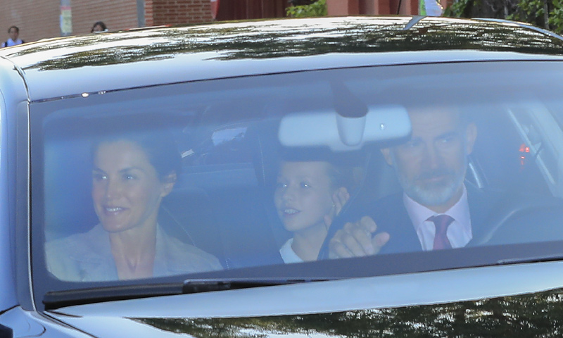Primer día de colegio para la princesa Leonor y la infanta Sofía