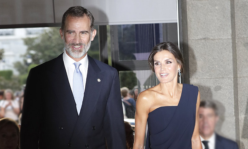 Los Reyes presiden la inauguración de la temporada en el Teatro Real