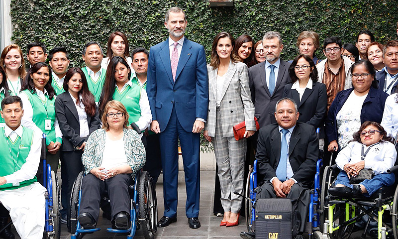Los Reyes apoyan la integración de los jóvenes con escasos recursos y movilidad reducida en Perú
