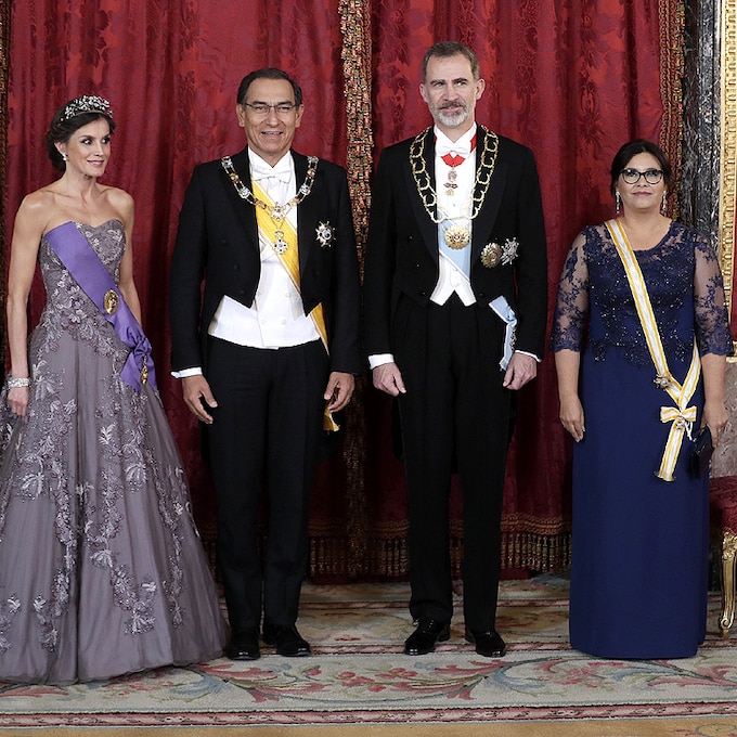 Isabel Preysler y Mario Vargas Llosa, entre los invitados a la cena que los Reyes ofrecieron al presidente de Perú y su mujer