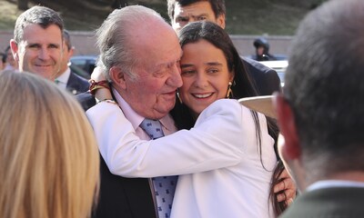El tierno abrazo de Victoria Federica a don Juan Carlos en Las Ventas