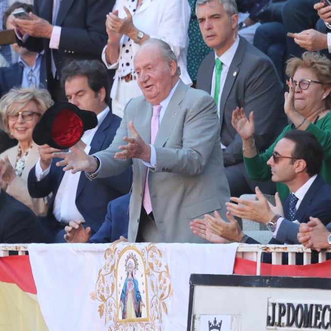 Don Juan Carlos se despedirá de la vida pública por 'la puerta grande', ¿seguirá sus pasos doña Sofía? 