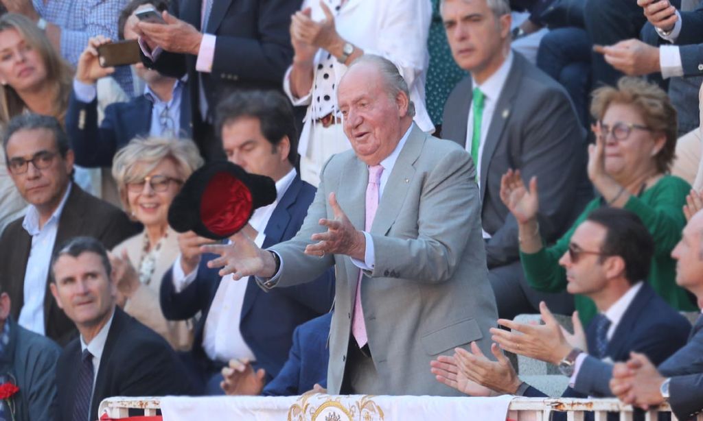 Don Juan Carlos se despedirá de la vida pública por 'la puerta grande', ¿seguirá sus pasos doña Sofía?
