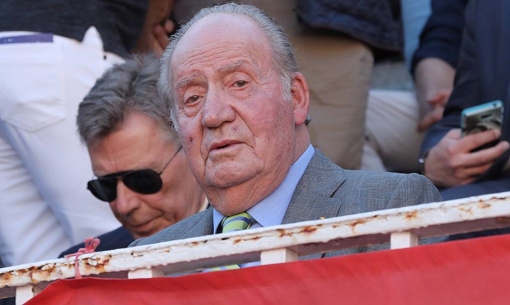 Don Juan Carlos reaparece en los toros tras el anuncio de su retirada de la vida pública