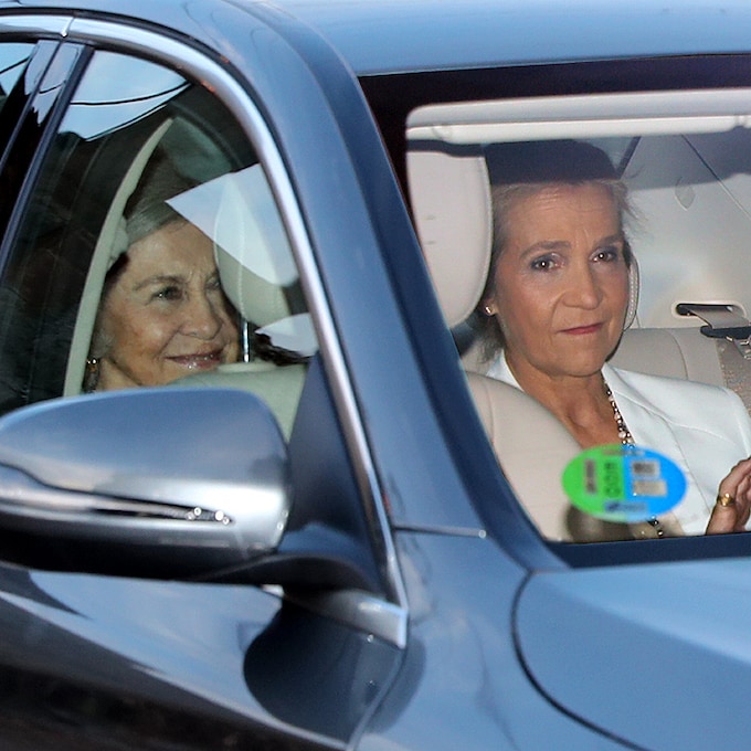 Victoria Federica reúne a sus padres y la reina Sofía en su puesta de largo