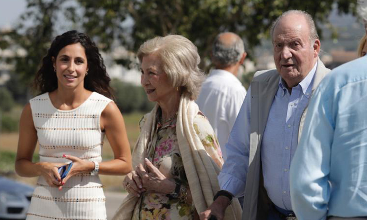 Mery Perelló recibe a don Juan Carlos y doña Sofía en la Fundación Rafael Nadal