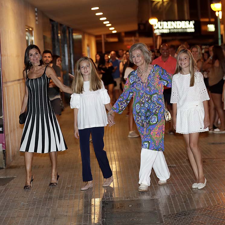 Doña Letizia y sus hijas, nueva escapada cultural con doña Sofía para disfrutar del ballet