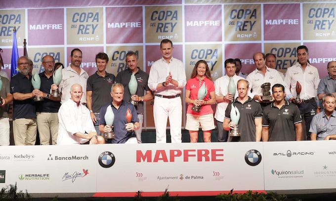 Felipe VI preside la entrega de trofeos de la Copa del Rey de vela