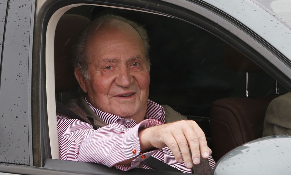 Don Juan Carlos 'evoluciona favorablemente' y podría abandonar la UCI en las próximas horas