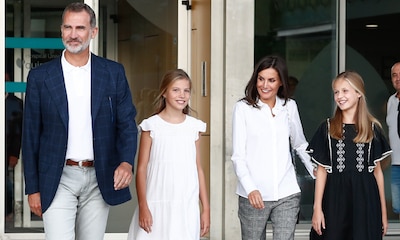 El rey Felipe, tras visitar a don Juan Carlos con sus hijas: 'Da gusto verle tan bien y tan animado'