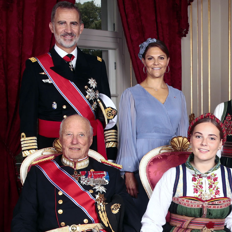 El regalo de confirmación de Felipe VI a su ahijada Ingrid de Noruega: un brazalete 'para una chica joven'