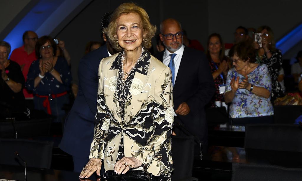 Doña Sofía, más radiante que nunca, sorprende en Valencia
