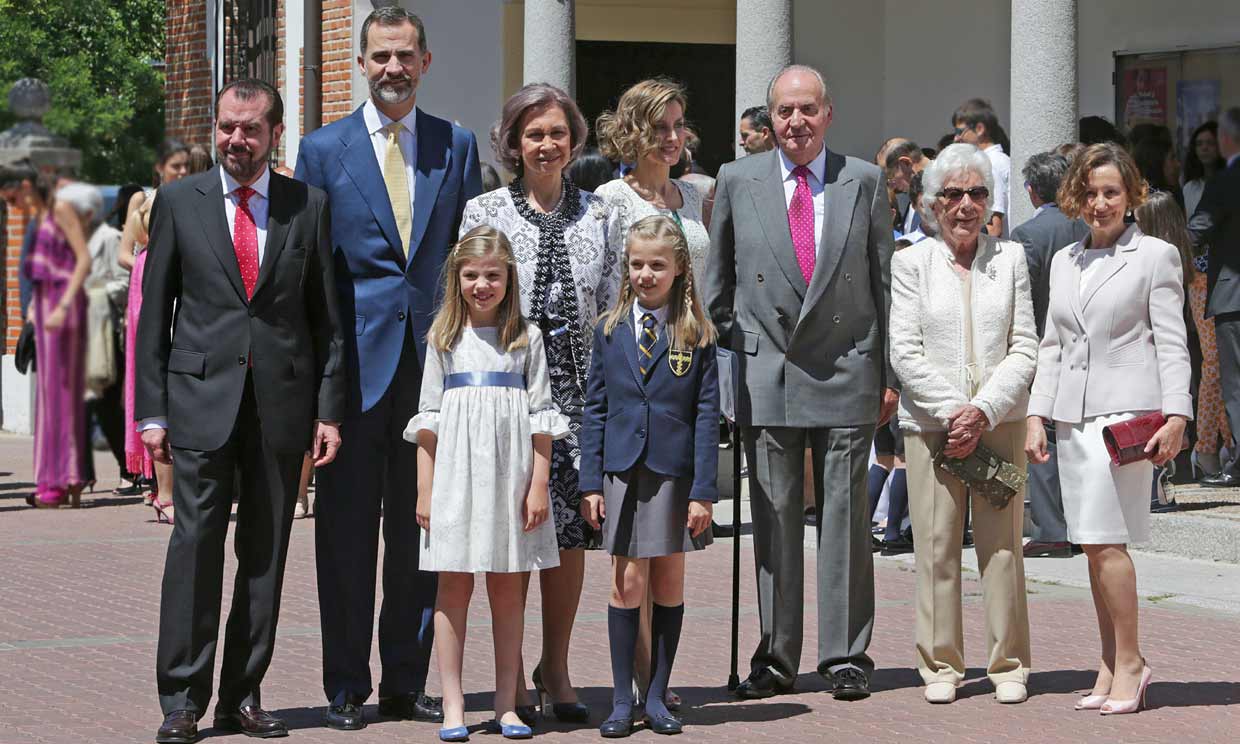 La reina Sofía y Paloma Rocasolano, el orgullo de dos abuelas en un momento histórico