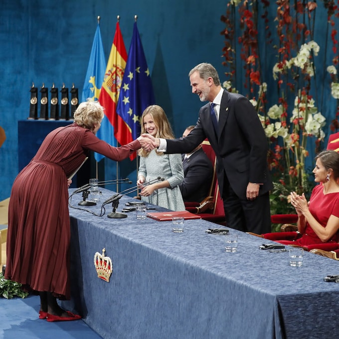 La Princesa de Asturias da un paso clave como heredera al debutar en los premios que llevan su nombre