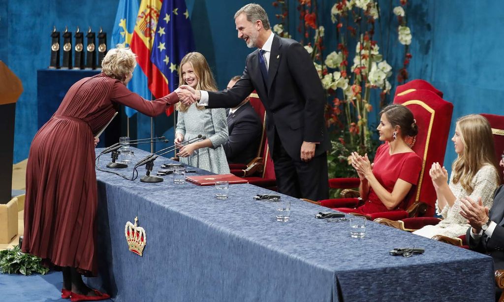 La Princesa de Asturias da un paso clave como heredera al debutar en los premios que llevan su nombre