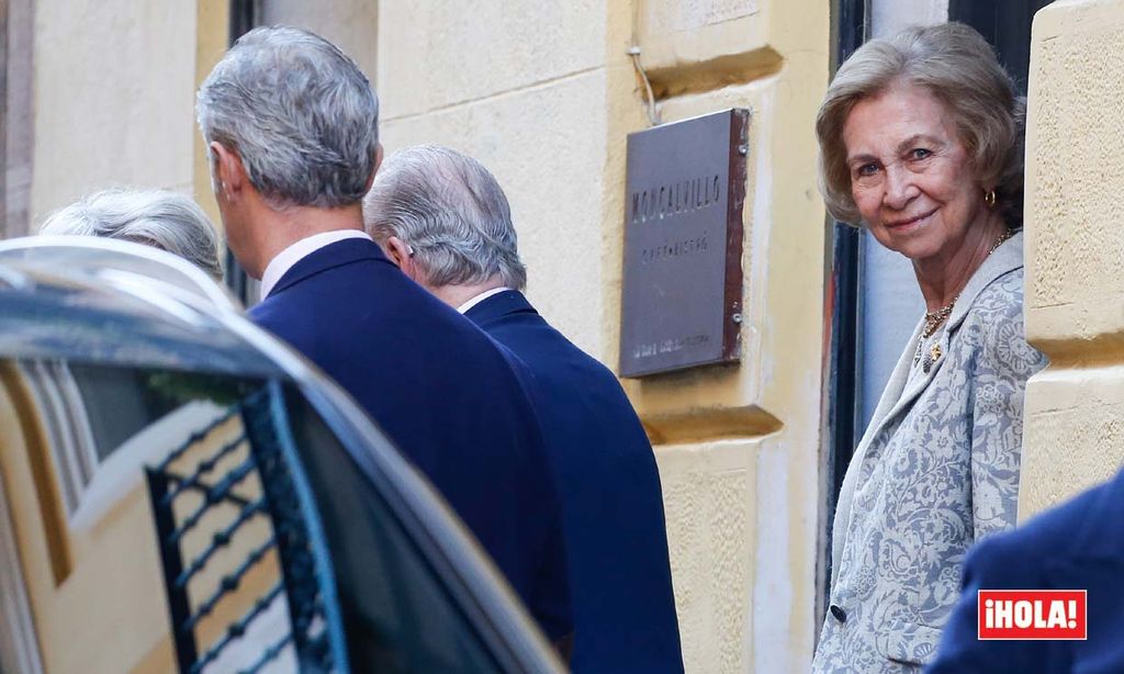 IMÁGENES EXCLUSIVAS: ¿Dónde estaban don Juan Carlos y doña Sofía mientras se producía la exhumación de Franco?