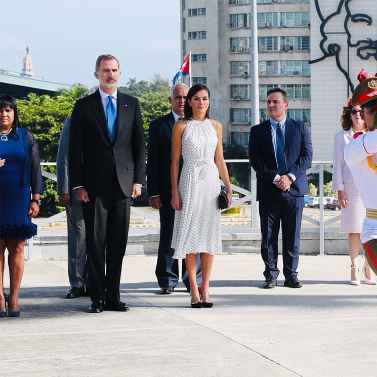 Los Reyes inician en la plaza de la Revolución su visita a La Habana