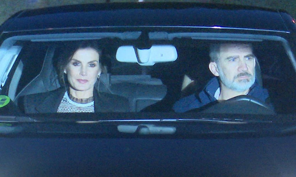 Roscón y regalos, el plan familiar de don Felipe y doña Letizia en casa de Jesús Ortiz