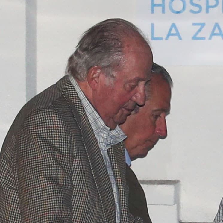 Don Juan Carlos y la infanta Elena visitan a Simoneta Gómez-Acebo en el hospital