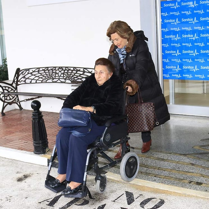Simoneta Gómez- Acebo recibe el calor de su familia en el hospital 