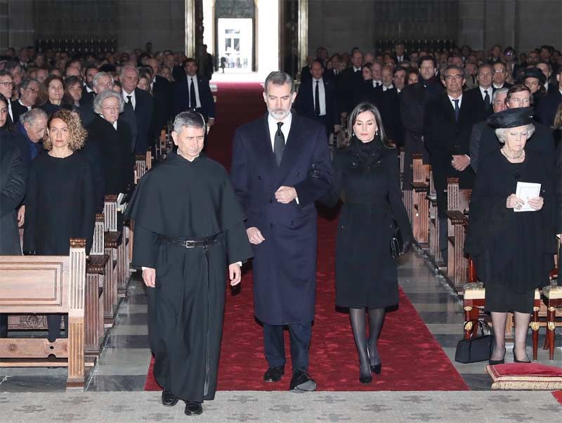 Fallece Doña Pilar de Borbón,hermana del Rey D. Juan Carlos. - Página 3 Entrada-redes-z